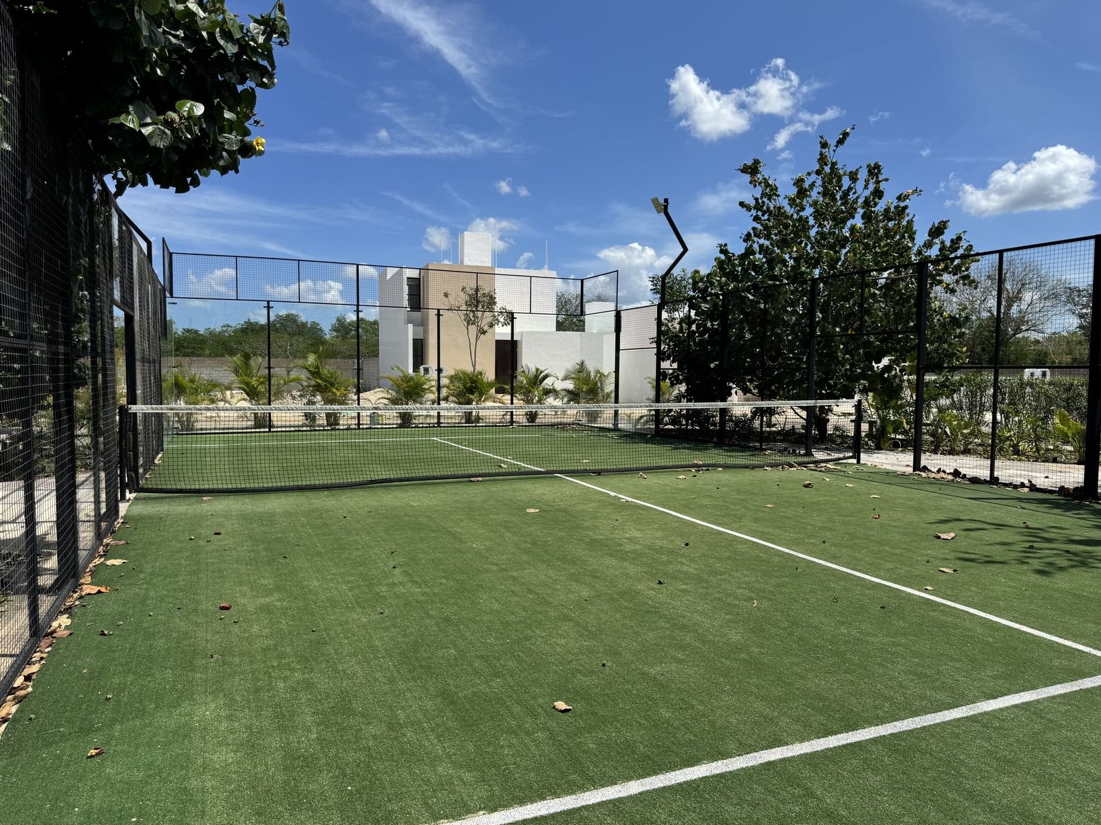 Cancha de pádel construida en la privada Oviedo