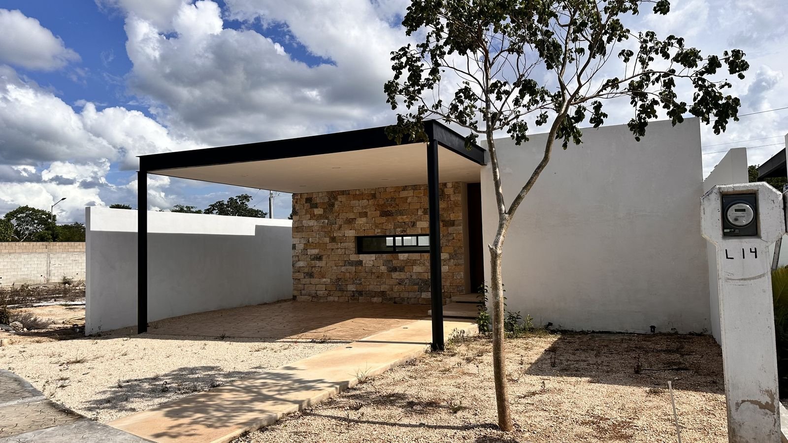Casa Chaká terminada en la privada Oviedo, Cholul